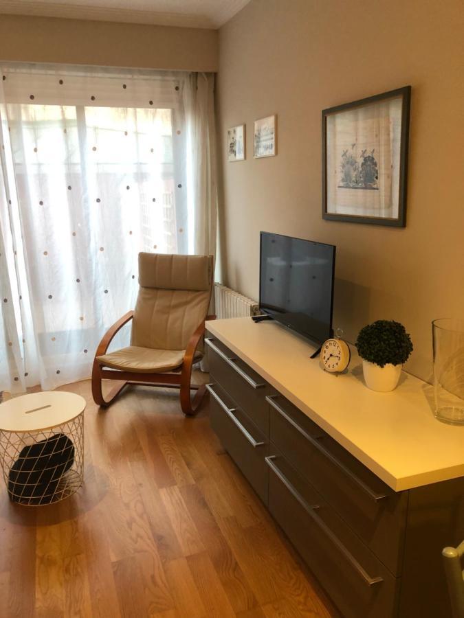 Studio Ourense Luaran gambar