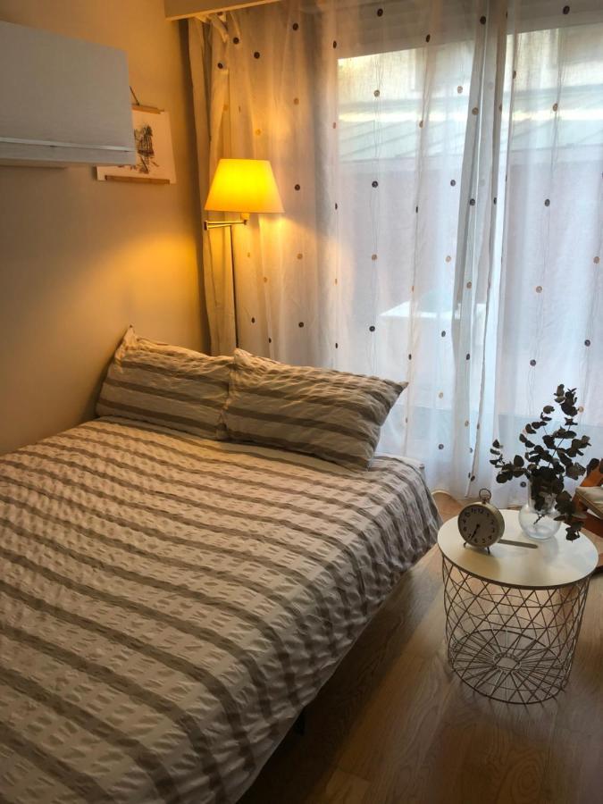 Studio Ourense Luaran gambar