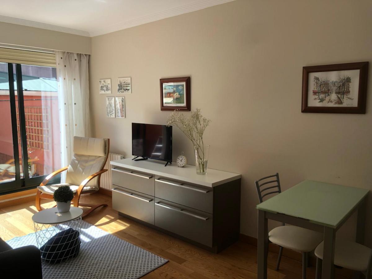 Studio Ourense Luaran gambar
